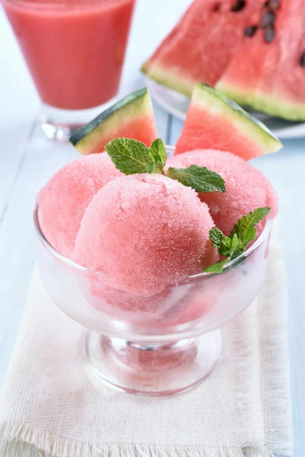 Can You Create a Refreshing Italian Limoncello Sorbet with Mint?